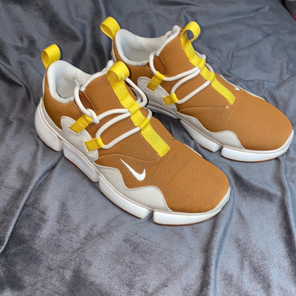 Men's Nike Pocket Knife DM Black Hot Punch